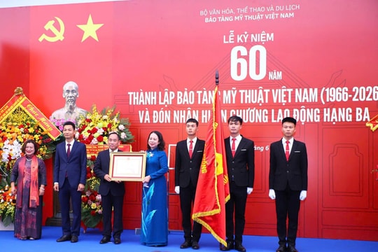 Bảo tàng Mỹ thuật Việt Nam đón nhận Huân chương Lao động hạng Ba