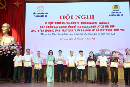 Phường Tây Hồ tôn vinh gia đình văn hóa, xây dựng cộng đồng văn minh, hạnh phúc
