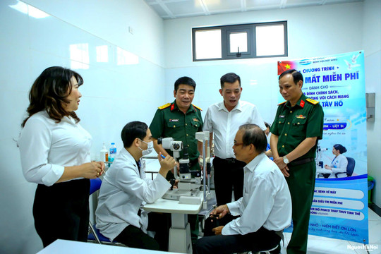 Tây Hồ tổ chức khám sức khỏe định kỳ cho người có công: Lan tỏa đạo lý “Uống nước nhớ nguồn”