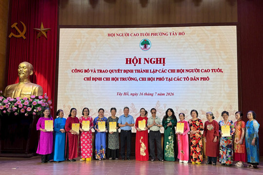 Phát động cuộc thi ảnh "Người cao tuổi Tây Hồ chung tay xây dựng phường sáng - xanh - sạch - đẹp"