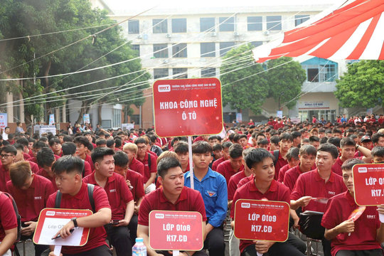 HHT chào đón hơn 3.000 tân sinh viên K17, mở đầu hành trình chinh phục công nghệ