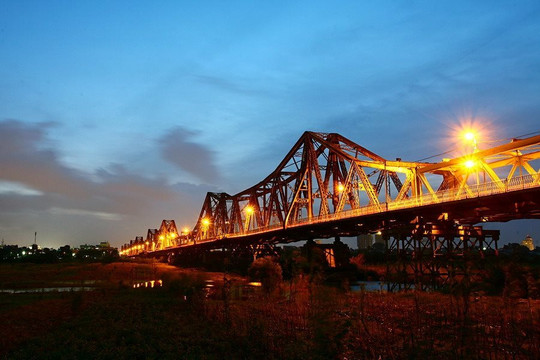 Khi thành phố lên đèn