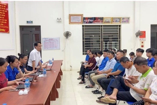 Hà Nội đẩy mạnh “Bình dân học vụ số”: Để mỗi người dân trở thành một “đại sứ số”