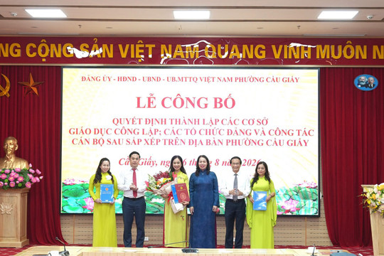 Phường Cầu Giấy: Công bố Quyết định thành lập các cơ sở giáo dục công lập sau sắp xếp