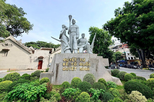 Hà Nội di chuyển tượng đài “Quyết tử để Tổ quốc quyết sinh” về Bộ Tư lệnh Thủ đô