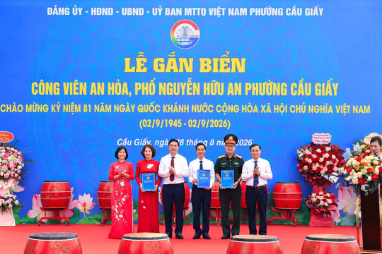 Phường Cầu Giấy: Gắn biển phố Nguyễn Hữu An và Công viên An Hòa nhân dịp Quốc khánh 2/9