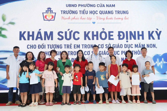 Hoàn tất khám sức khỏe cho học sinh phường Cửa Nam trước ngày khai trường
