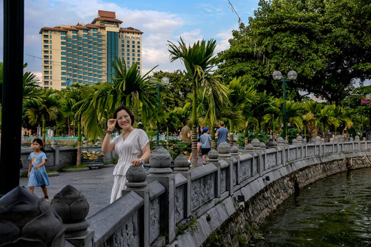 Một buổi chiều đi qua nghìn năm