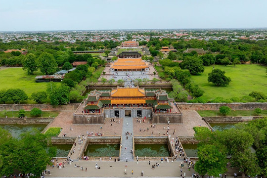Huế vào top 11 điểm đến đẹp nhất Việt Nam