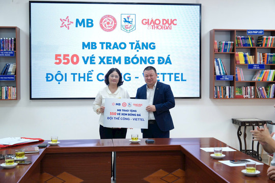 MB cùng Thể Công - Viettel mang bóng đá đỉnh cao đến học sinh