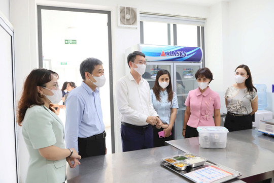 Phường Cửa Nam bảo đảm tốt chất lượng bữa ăn bán trú cho học sinh