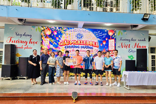 Sôi nổi Giải Pickleball “Trung thu yêu thương”: Thắp sáng nụ cười cho học sinh khó khăn