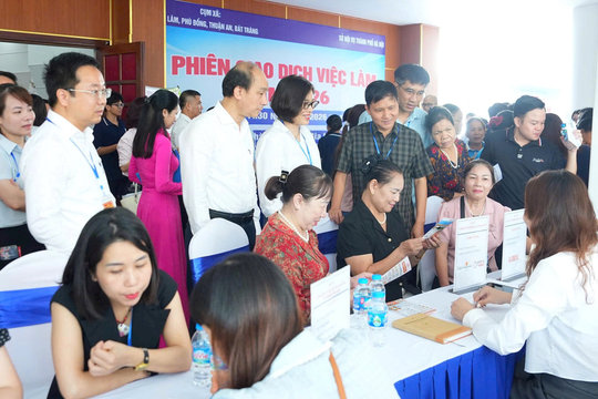 Từ phiên giao dịch việc làm Gia Lâm: Kết nối cơ hội, mở rộng cánh cửa việc làm cho người lao động Thủ đô