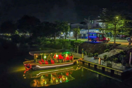 Huế kết nối cảnh quan, phố cổ, văn hóa và dịch vụ của cộng đồng địa phương để phát triển du lịch