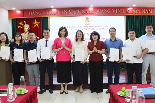 Phường Hoàn Kiếm gặp mặt doanh nghiệp tiêu biểu, công bố thành lập 06 Công đoàn cơ sở mới