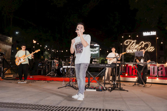 Tán Đa Show #3: Lan tỏa thông điệp tri ân phụ nữ giữa lòng Hà Nội