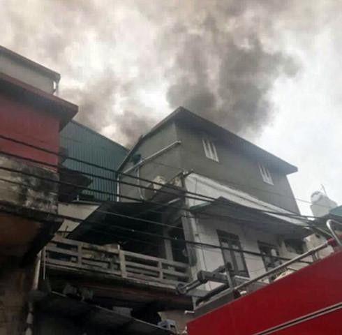 Điều tra nguyên nhân vụ cháy tại phố Hàng Giấy khiến 2 người tử vong