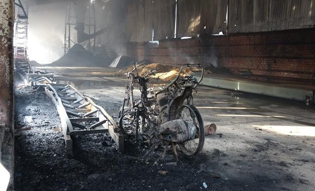 Cháy xưởng sản xuất gỗ, hai công nhân tử vong