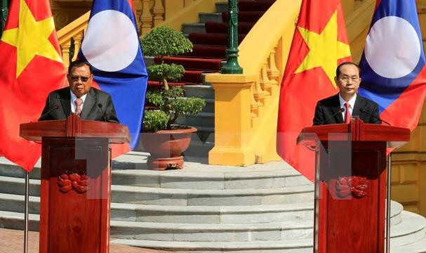 Lãnh đạo Việt Nam, Lào họp báo bế mạc Năm Đoàn kết Hữu nghị 2017