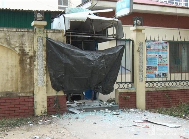 Nghệ An: Nổ tan cây ATM lúc rạng sáng, phòng bảo vệ rung chuyển