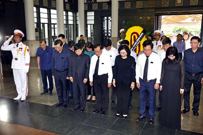 Xúc động tiễn đưa Giáo sư Phan Huy Lê