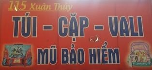 Số 115 Xuân Thủy, Cầu Giấy, Hà Nội: Cửa hàng Túi-Cặp-Vali-Mũ bảo hiểm.