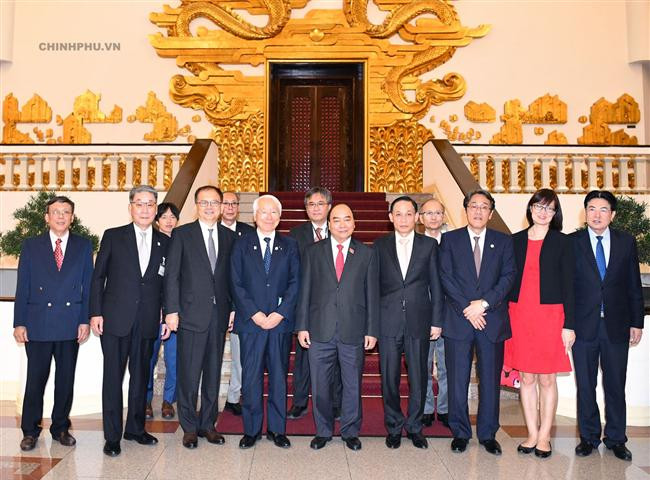 Thủ tướng Nguyễn Xuân Phúc tiếp Thống đốc tỉnh Hyogo (Nhật Bản)