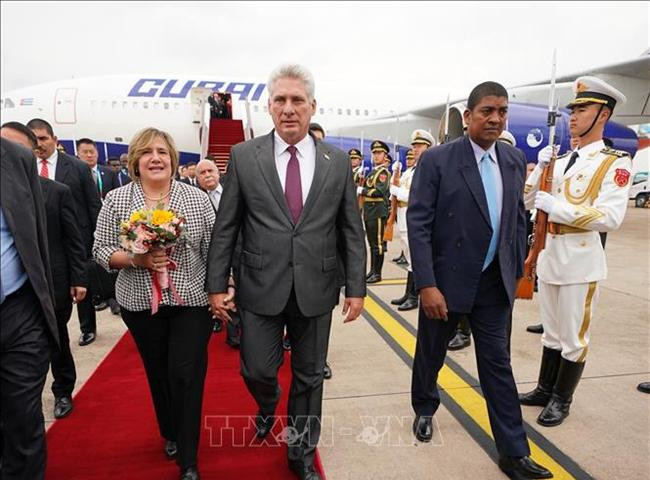 Chủ tịch Cuba bắt đầu thăm hữu nghị chính thức Việt Nam
