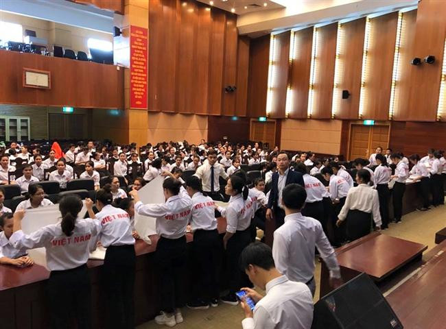 Công ty XKLĐ Batimex: Bài 1 - Hàng trăm thực tập sinh thi đơn hàng Vệ sinh tòa nhà tại Nhật Bản