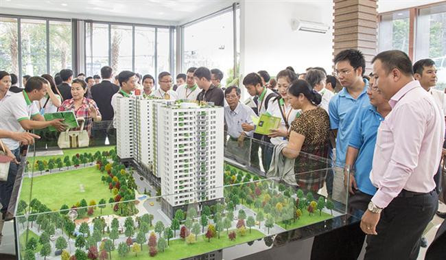 Thị trường bất động sản TP Hồ Chí Minh: Lệch pha cung - cầu vì chính sách