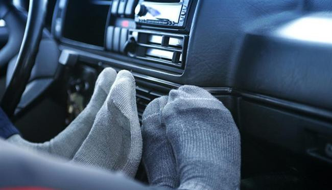 Trời lạnh có nên tắt sưởi ô tô để tiết kiệm xăng?