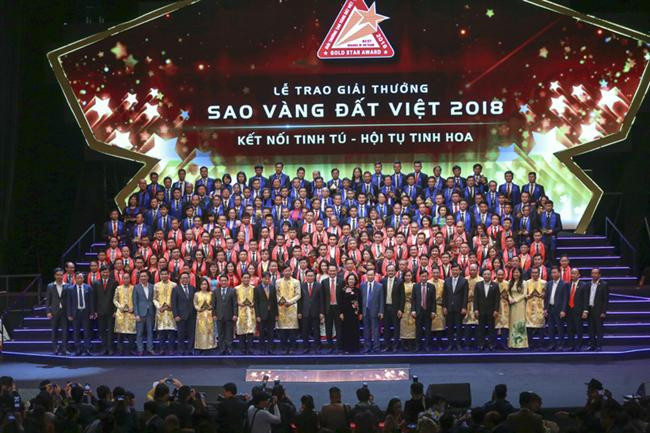 200 doanh nghiệp tiêu biểu được trao Giải thưởng Sao Vàng đất Việt