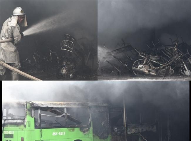Hà Nội: Cháy lớn tại gara ô tô vào giữa trưa, nhiều phương tiện bị thiêu rụi