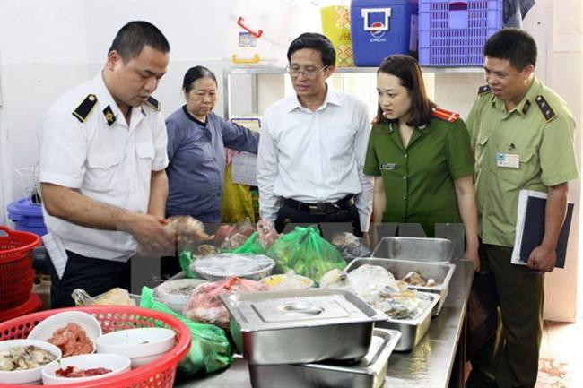 Hà Nội: 1 năm xử phạt hơn 6.800 cơ sở vi phạm về vệ sinh an toàn thực phẩm