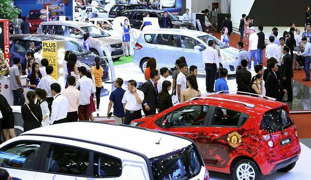 Việt Nam "bùng nổ" ô tô, gần 270.000 xe hơi bán ra năm 2018