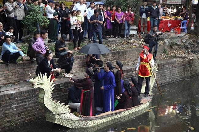 Hội Lim (Bắc Ninh): Đinh tai nhức óc vì quan họ thời 4.0