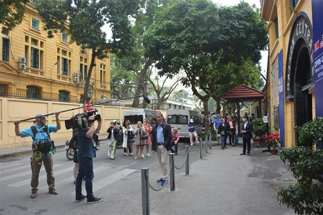 Nhiều hãng tin quốc tế đã ghi hình tại một số di tích của Hà Nội