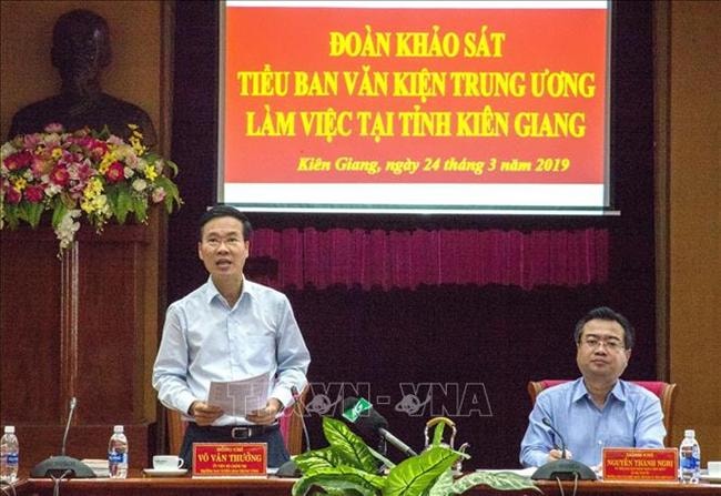 Đoàn Tiểu ban Văn kiện Đại hội XIII của Đảng làm việc tại Kiên Giang