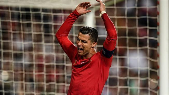 Ronaldo mất hình, Bồ Đào Nha chưa biết mùi chiến thắng