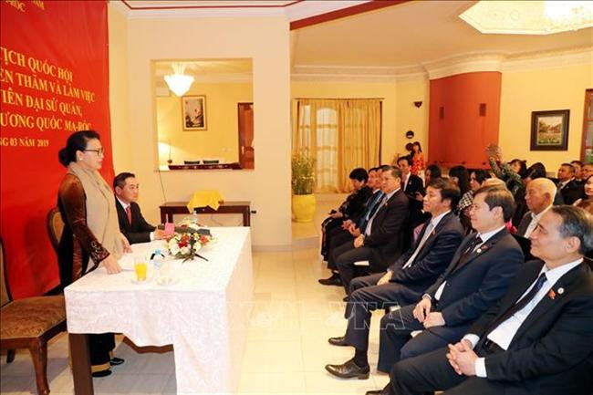 Chủ tịch Quốc hội gặp gỡ cán bộ Đại sứ quán và cộng đồng người Việt Nam tại Maroc
