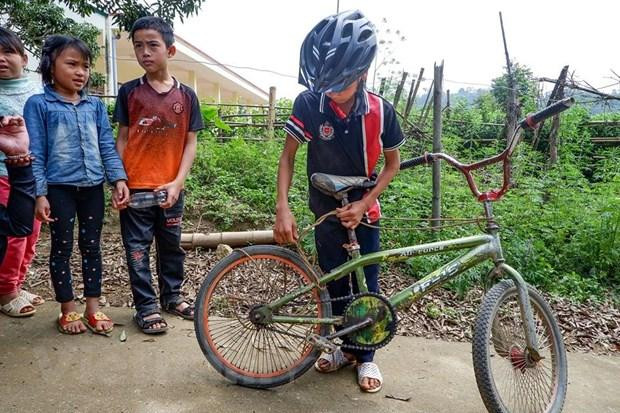 Chiếc xe đạp của "cậu bé Sơn La" được trả giá 103 triệu đồng