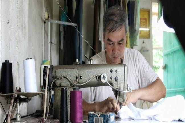 Hà Nội: Độc đáo nơi đàn ông sinh ra để làm nghề may vá