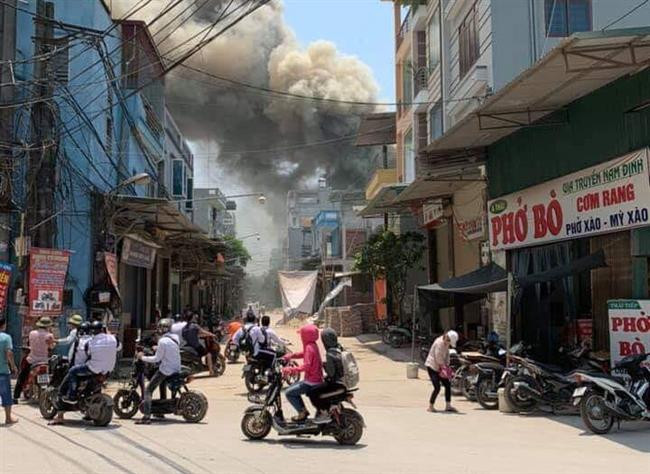 Hà Nội: Cháy lớn tại xưởng gỗ ở huyện Thạch Thất