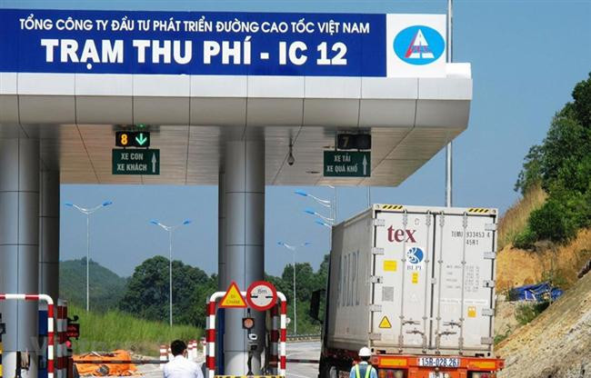 Sét đánh làm hỏng trạm thu phí, trên tuyến cao tốc dài nhất Việt Nam