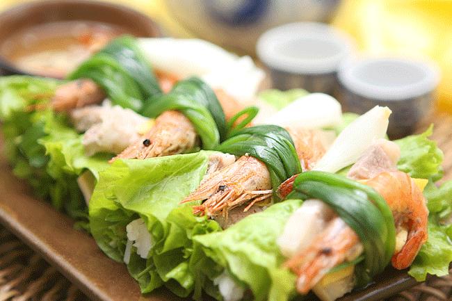 Rau diếp cuốn bỗng rượu, tôm thịt cho ngày nắng