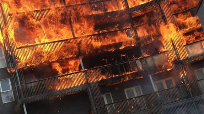 Hỏa hoạn bùng phát ở chung cư London, 20 căn hộ bị thiêu rụi