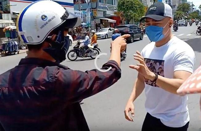 Sao Việt bẽ bàng vì ồn ào chiêu trò để đánh bóng tên tuổi