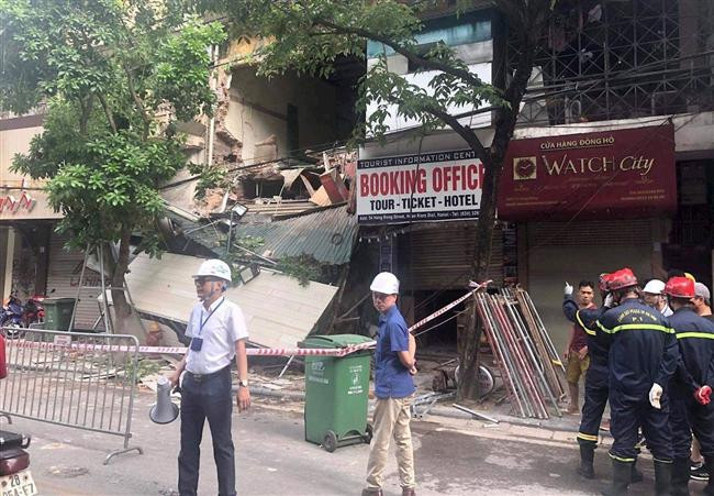May mắn không có thương vong trong vụ sập nhà mặt tiền phố Hàng Bông