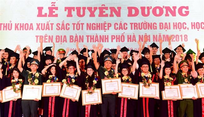 Thu hút, trọng dụng nhân tài: Cần giải pháp tầm chiến lược