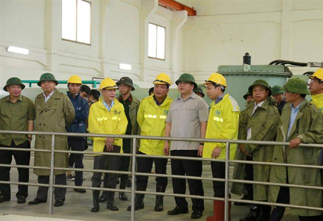 Bí thư Thành ủy Hoàng Trung Hải kiểm tra công tác vận hành 3 trạm bơm tiêu thoát nước của Hà Nội